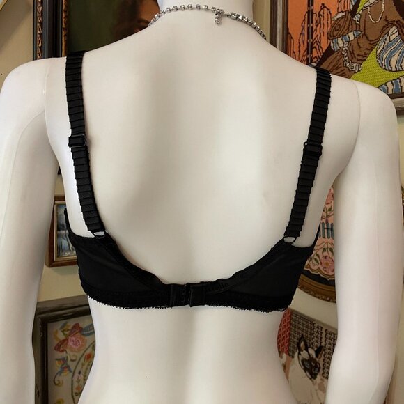 Chantelle Black Lace Underwire Bra With Rhinestone Detail Size 32DDD - Picture 4 of 5